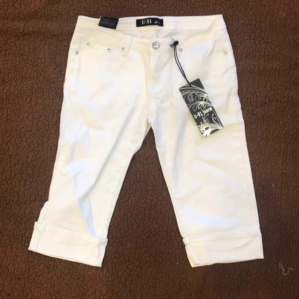 White crop jean